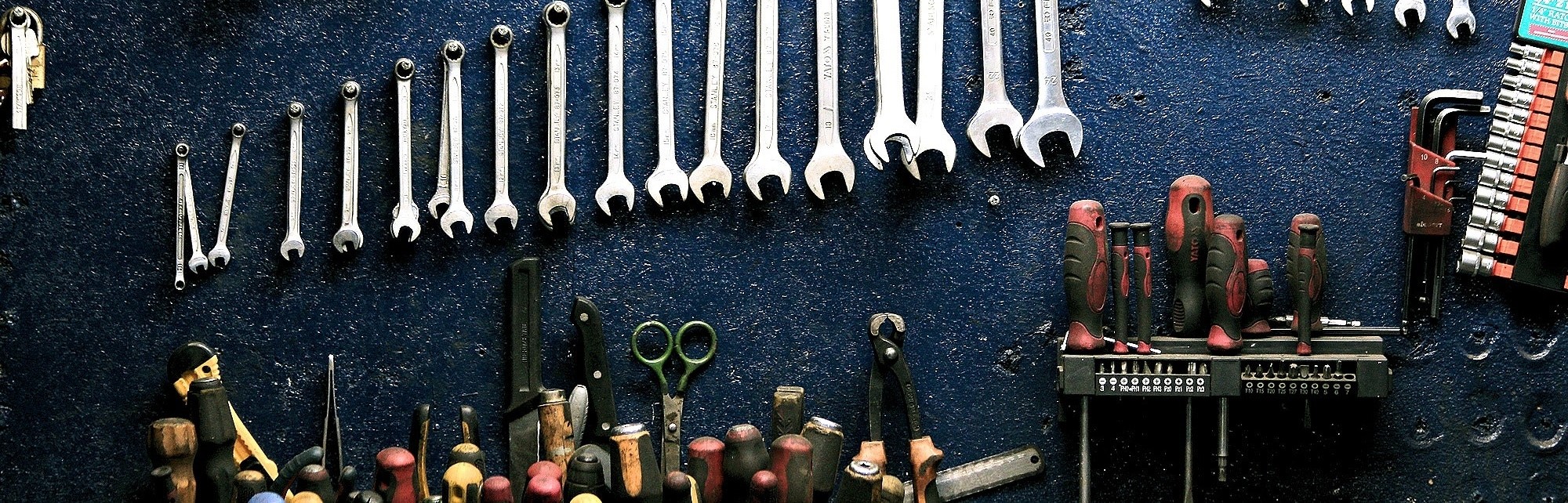 tool bench with hanging tools